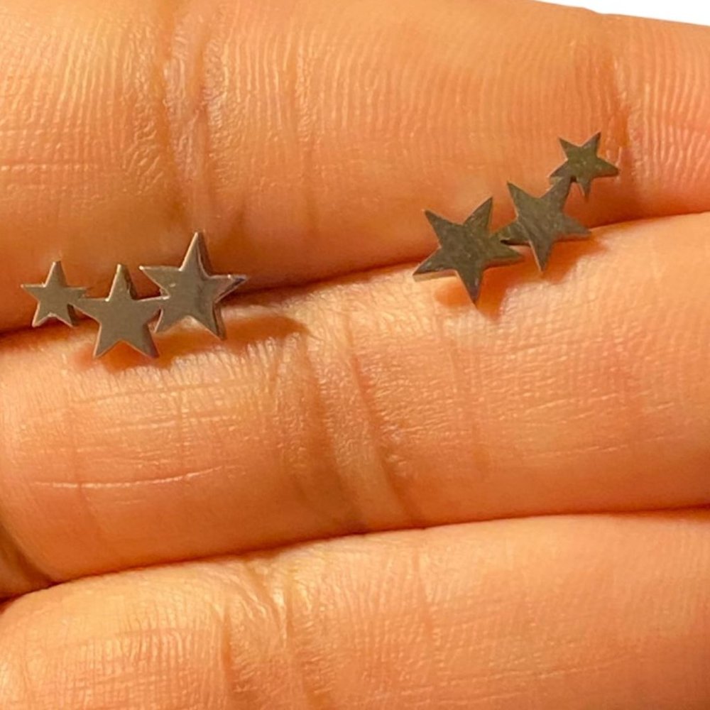 Three stars small sliver stud earrings
